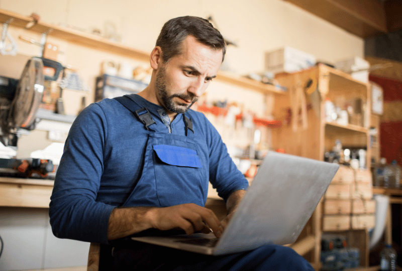 Entrepreneur jongler avec excel