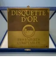 Trophée Eureka et trophée de l'innovation remis par les experts-comptables et les commissaires aux comptes, pour le 1er logiciel de comptabilisation par OCR.